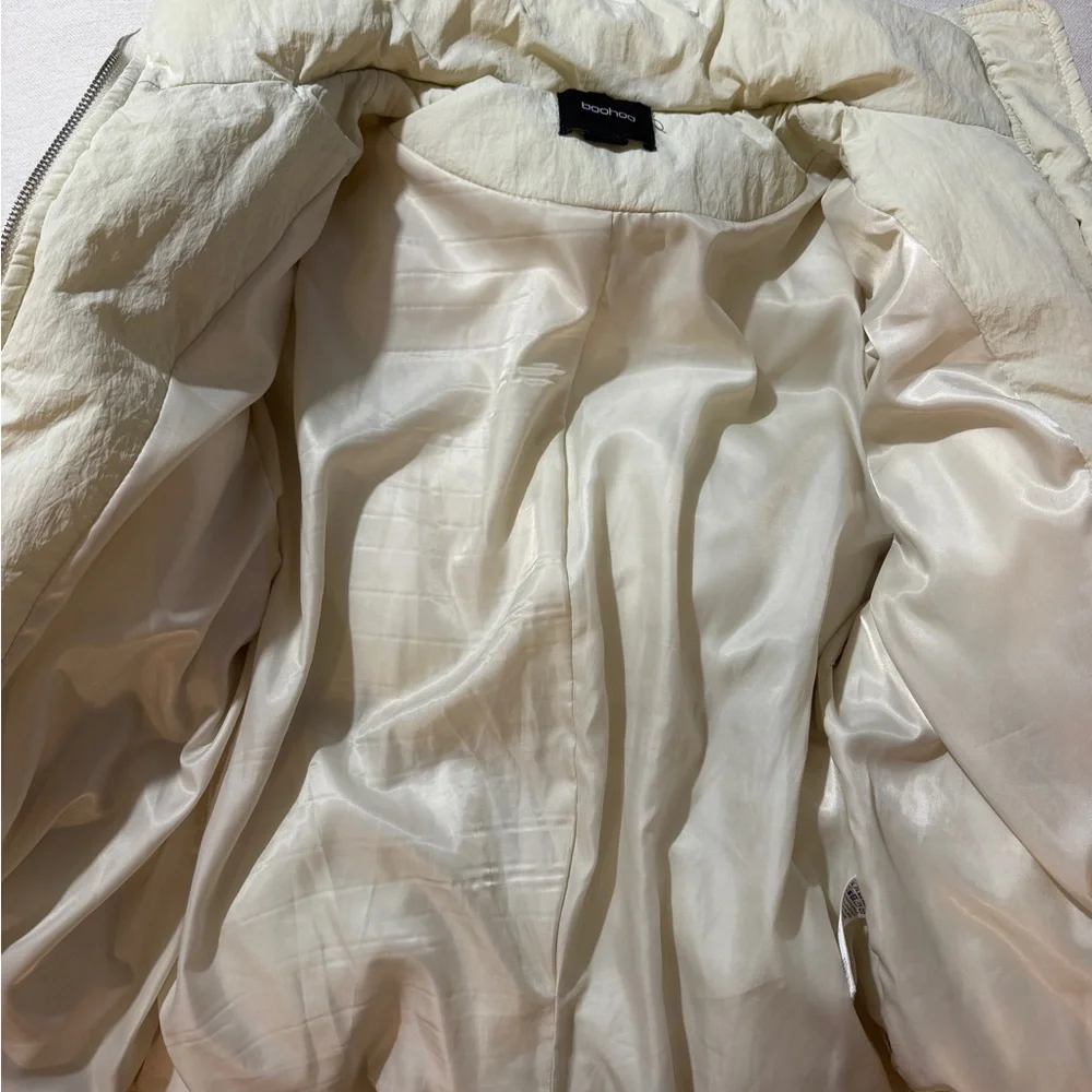 Boohoo Women's Cream Puffer Jacket - Picture 6 of 13